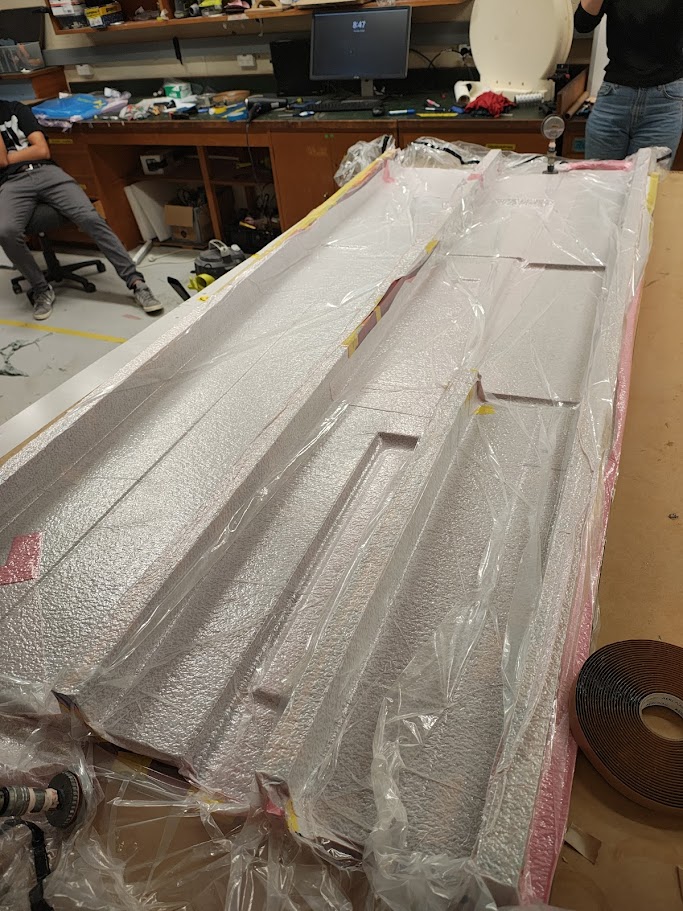 Internal prepreg bulkhead manufacture